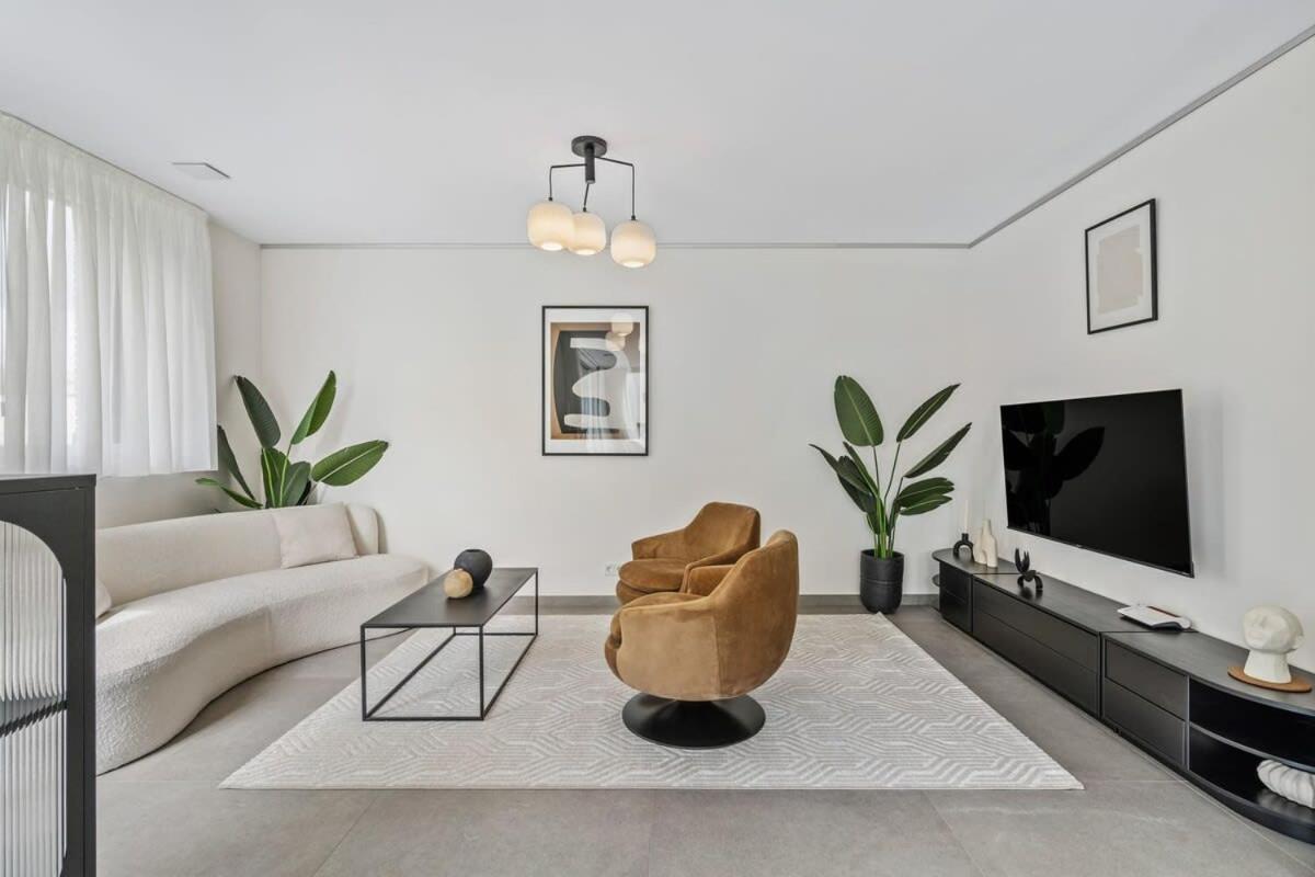 Luxury 2br, Free Parking, Balcony Apartment Luxemburg