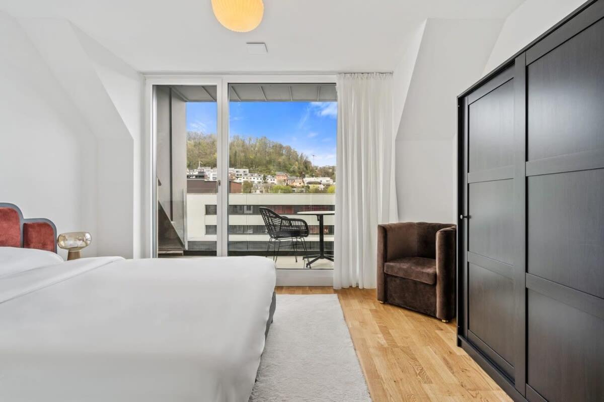 Luxury 2br, Free Parking, Balcony *