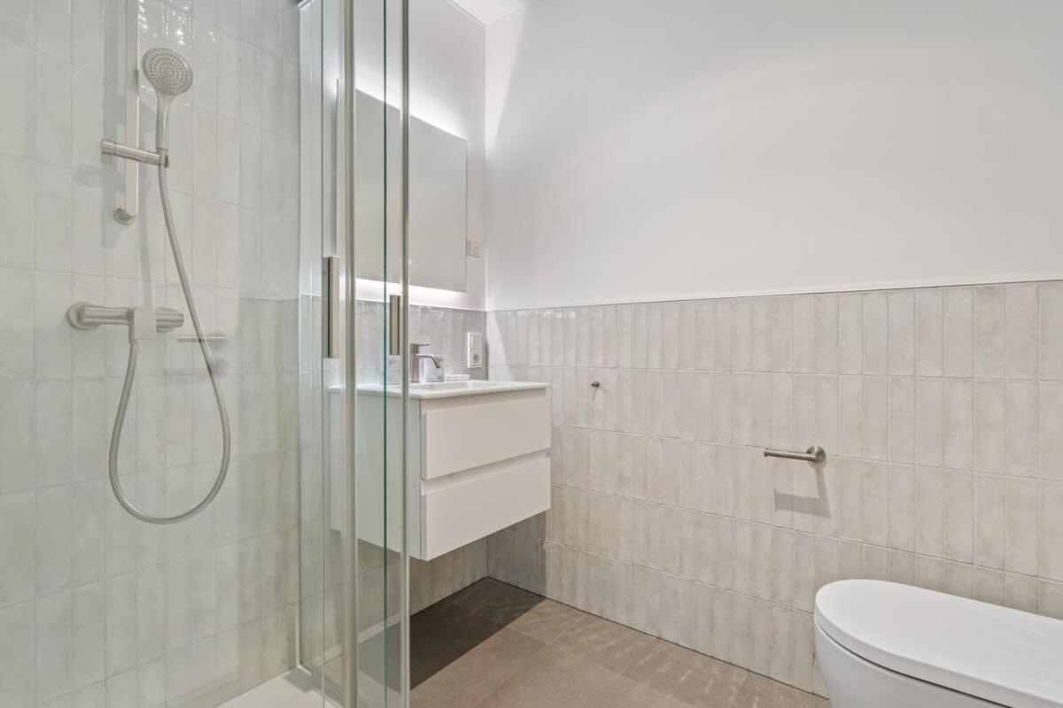 Apartment Luxury 2br, Free Parking, Balcony *